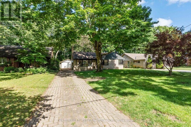 Photo - 32 Braemar Crescent