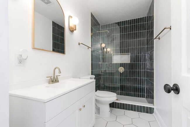 Photo - 915 S Shelby St