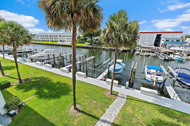 Building Photo - 108 Paradise Harbour Blvd Unit 314