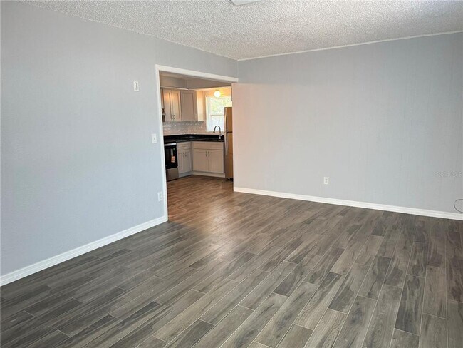 Photo - 904 Lake Palms Dr