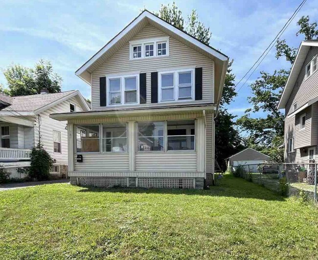 Photo - 565 Garfield Pl