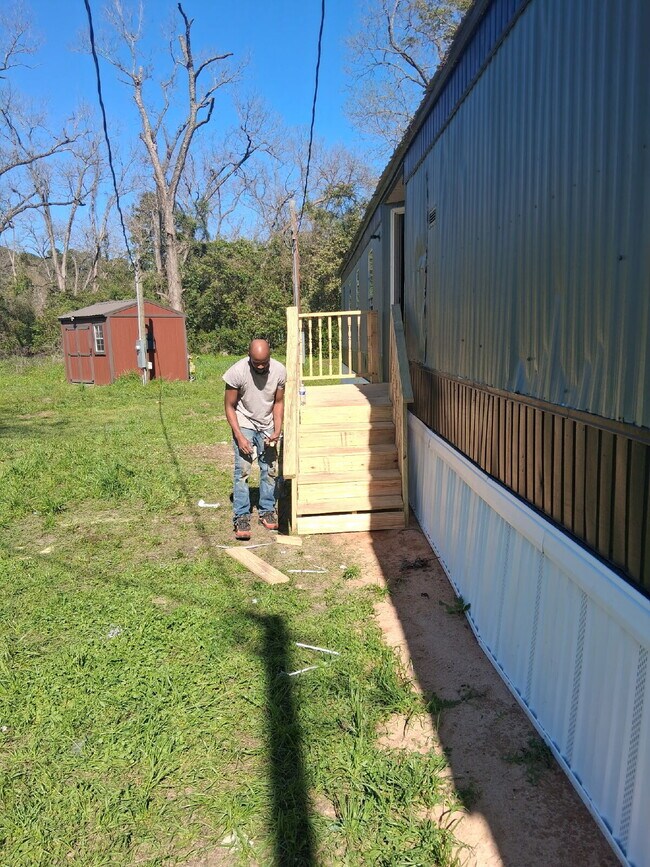 Building Photo - RENT or Rent to Own Opportunity!