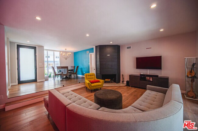 Photo - 3116 Beachwood Dr