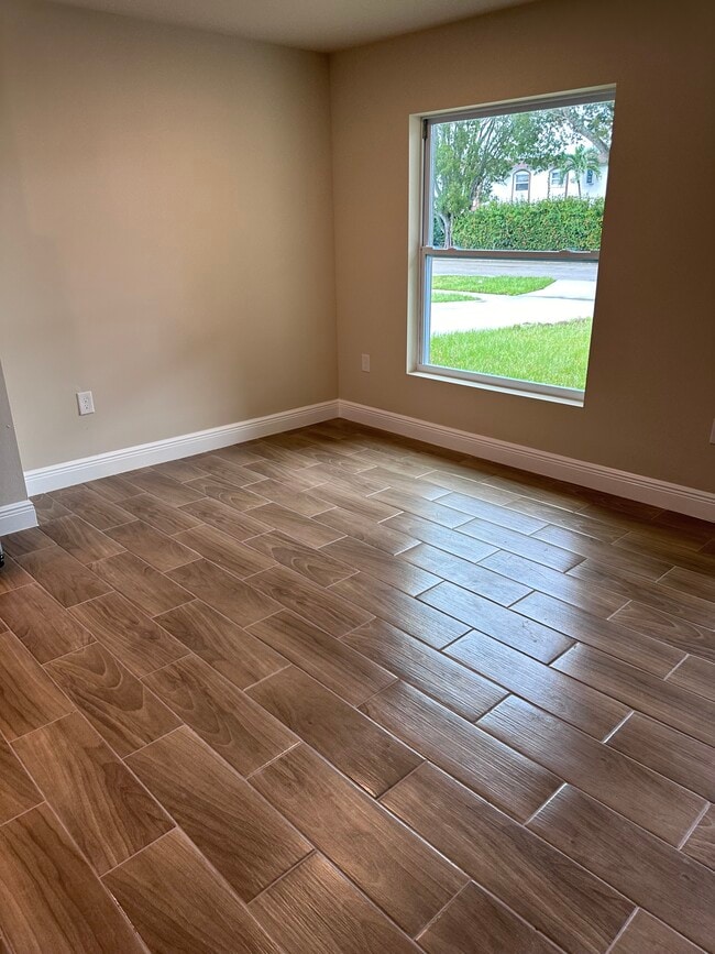 Photo - 2815 Jackson St Unidad 2817 Jackson St