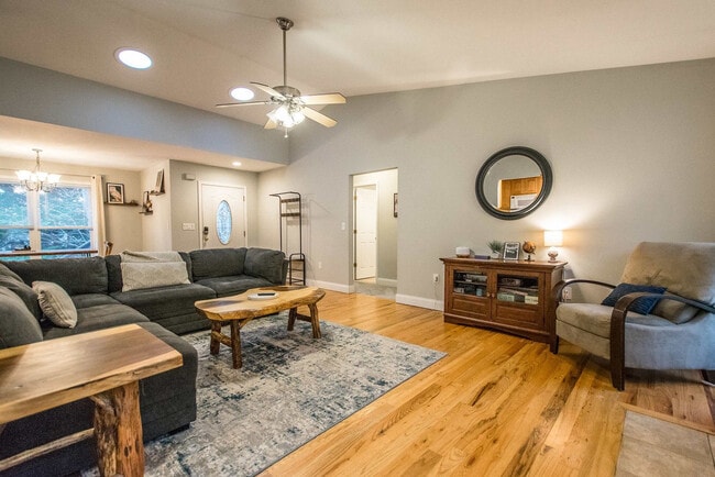 Photo - 10 Silver Springs Dr Unit SI ID1597191P