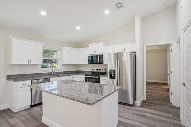 Photo - 6 Dogwood Dr Trce