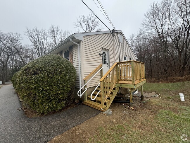 Building Photo - 9 White Oak Rd Unit D Rental