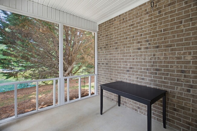 Photo - 1913 Fleming Rd