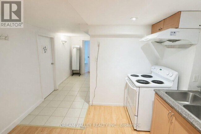 Photo - 50 Kilgreggan Crescent