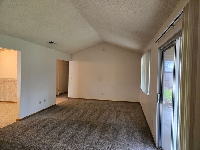 Photo - 3712 Kelso Way