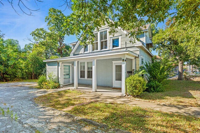 Photo - 3205 Guadalupe St