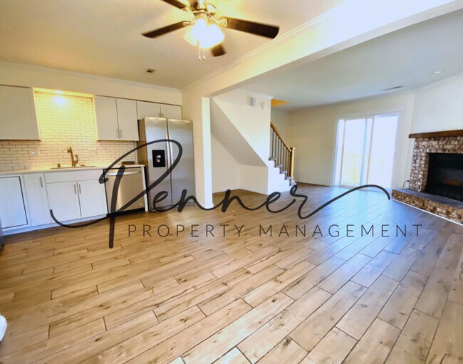 Photo - 449 NE Churchill St