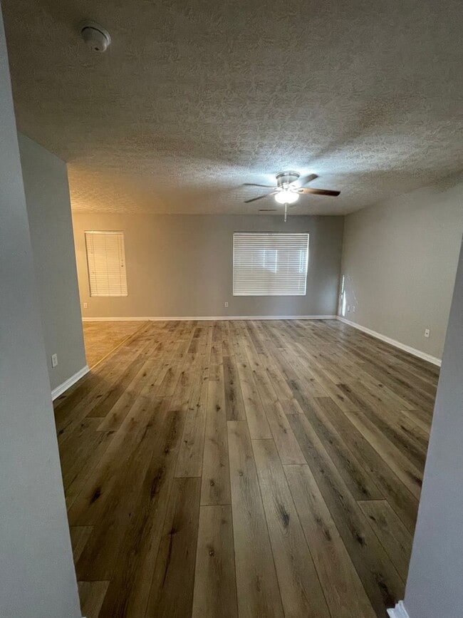 Photo - 7128 Blue Stream Ct