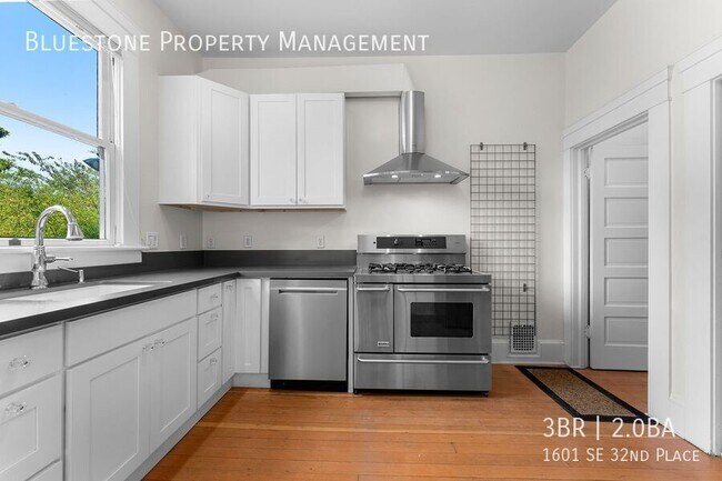 Photo - 1601 SE 32nd Pl