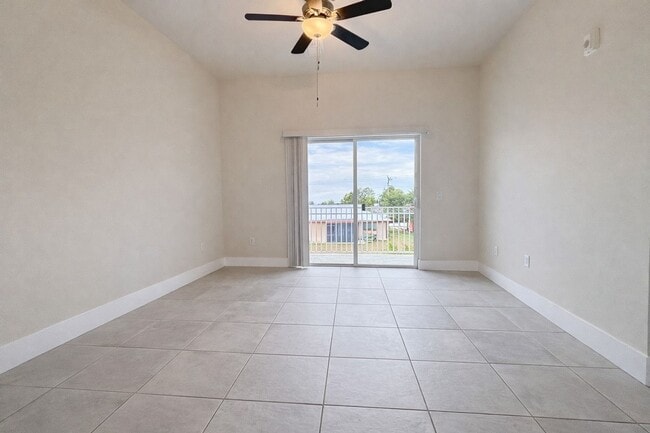 Photo - 3221-3409 SW 8th Pl Unidad 3303-  201