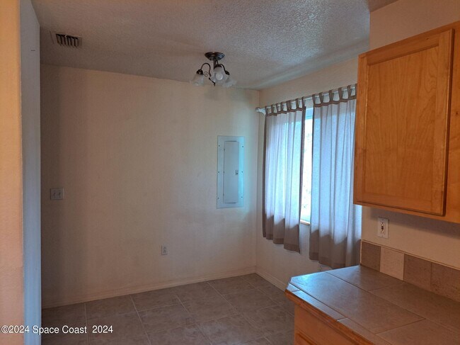 Photo - 1417 Powell Ave