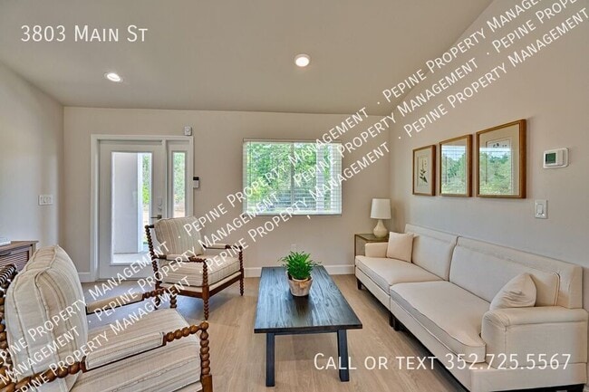 Photo - 3803 Main St