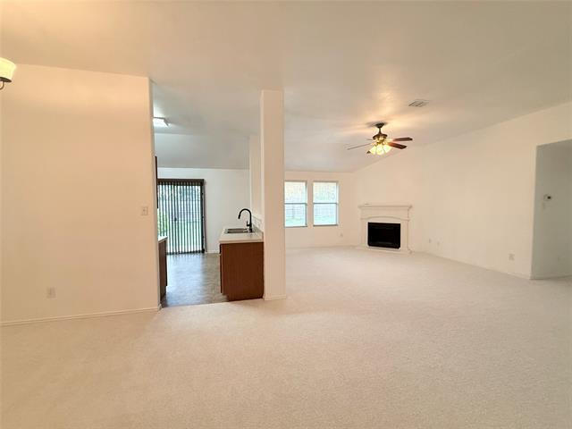 Photo - 918 Fleming St