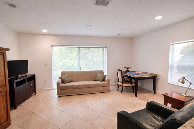 2521 NW 31st Ct Unidad 2521