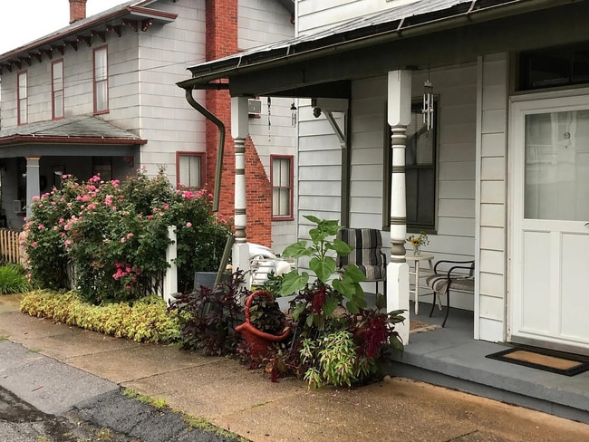 Photo - 235 E Lamb St