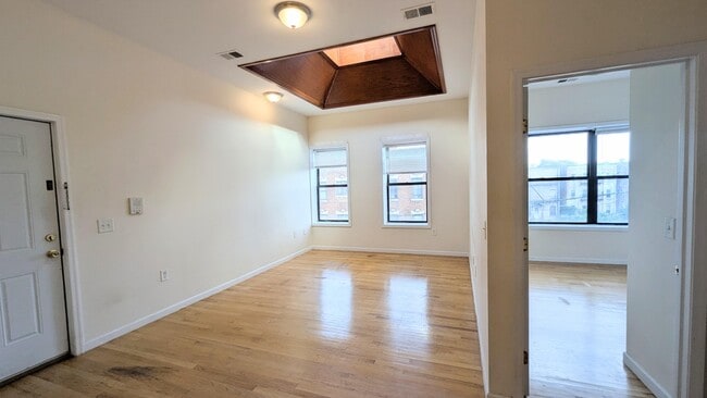 Photo - 215 Woodward St