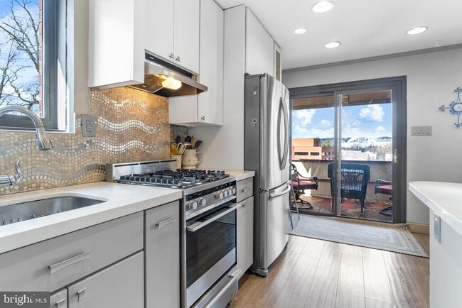 Photo - 1593 N Colonial Terrace Unidad 306-X