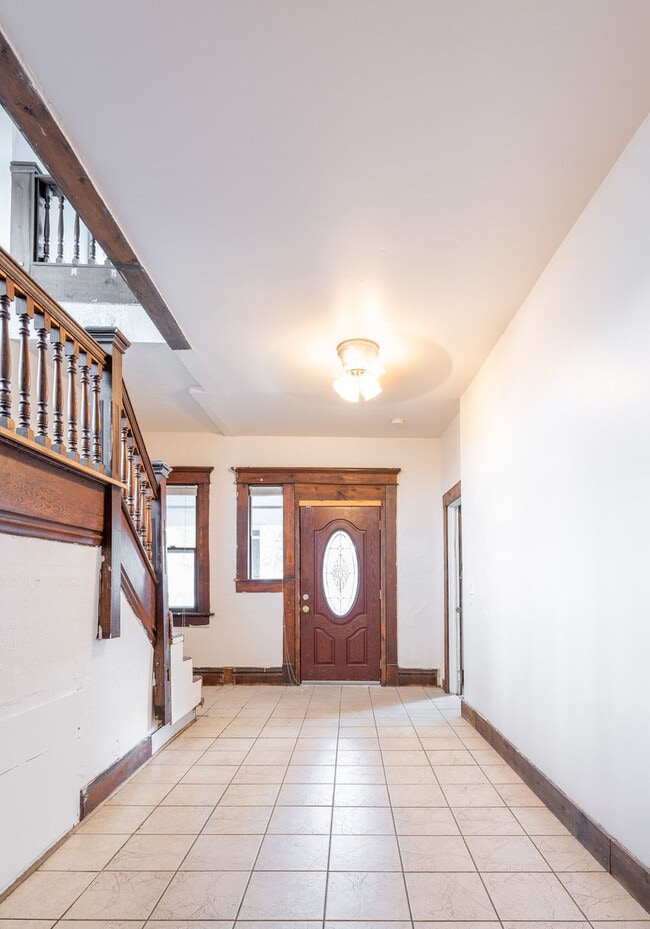 Photo - 1689 Summit St Unit 1689