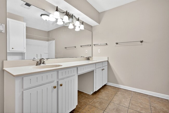 Building Photo - 6030 Gallant Forest Dr