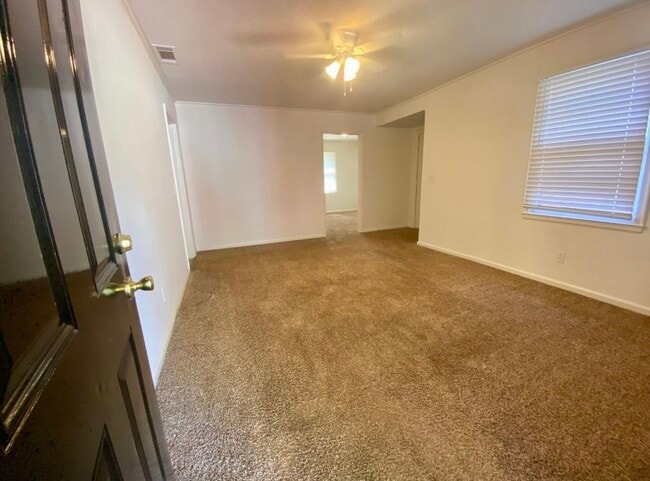 Photo - 2822 Fern St