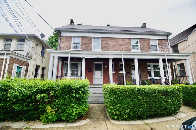 Building Photo - 407 East Ave