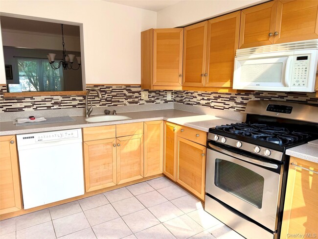 Photo - 209 Everett Pl
