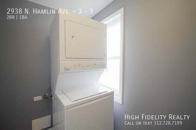 Photo - 2938 N Hamlin Ave Unidad 3