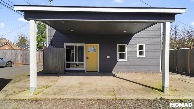 Photo - 1155 18th St NE