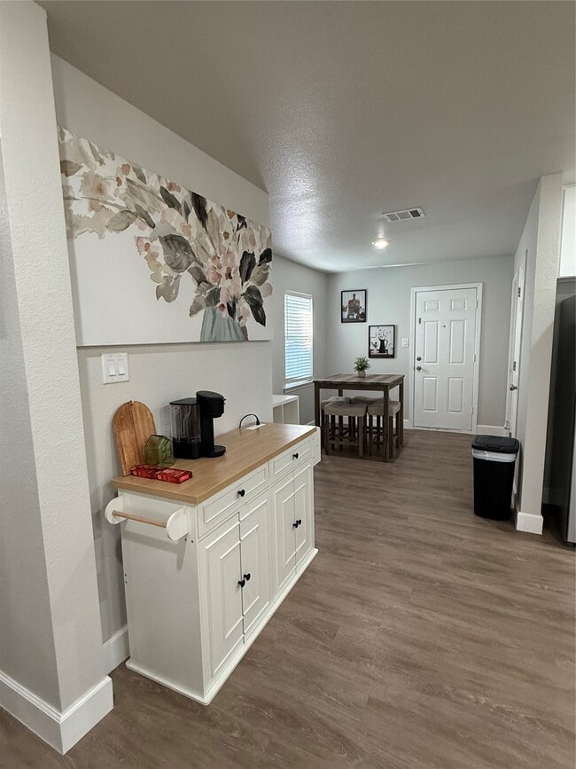 Photo - 3610 Newton Dr