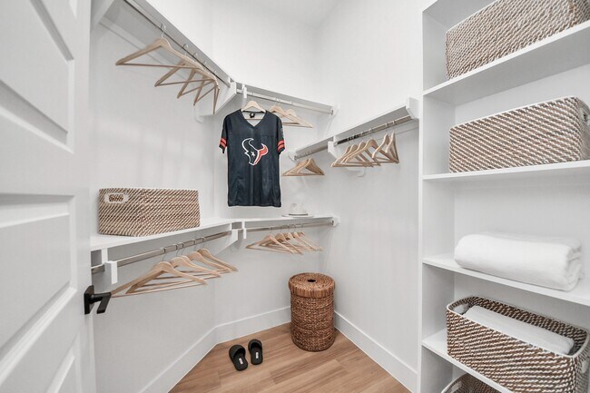 Photo - 15635 Memorial Dr Unit 135