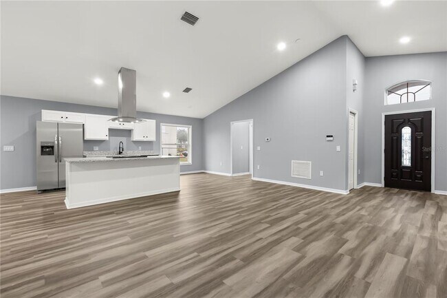 Photo - 460 Martigues Dr