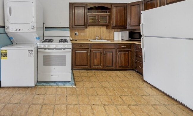 Building Photo - 21 Wright Ave Unit 2