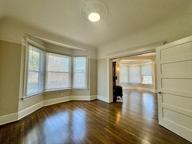 Photo - Renovated FLAT w/ laundry in the HEART of ...