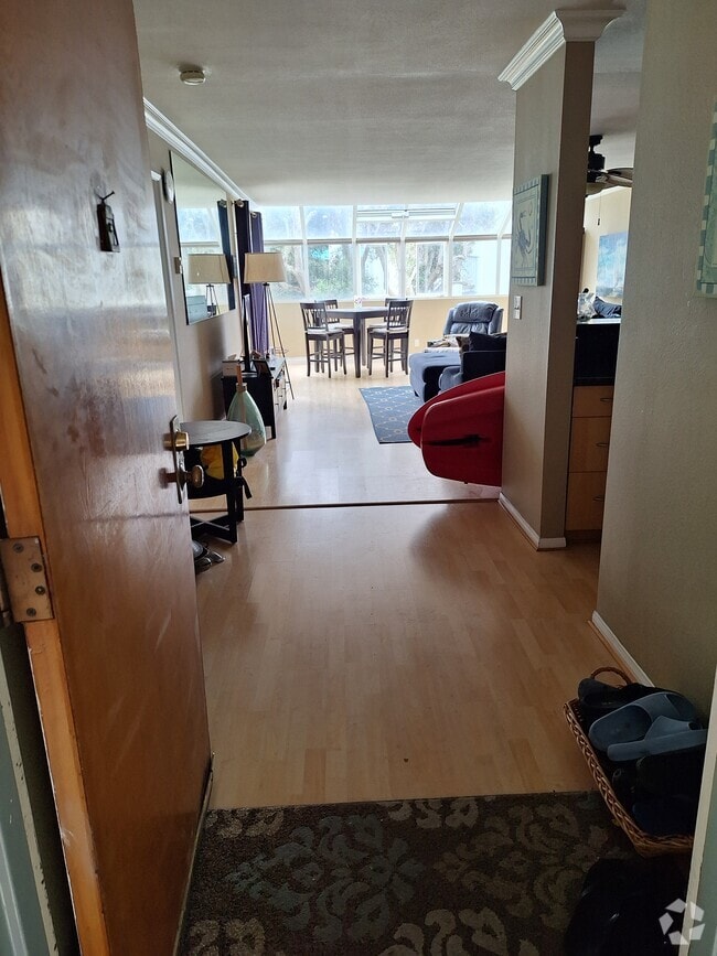 Building Photo - 250 The Village Unit 113 Rental