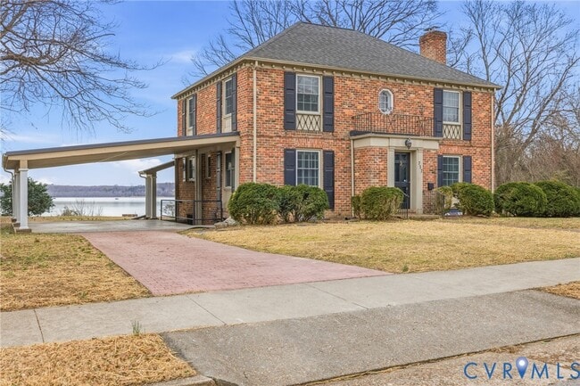 Photo - 717 Francis St