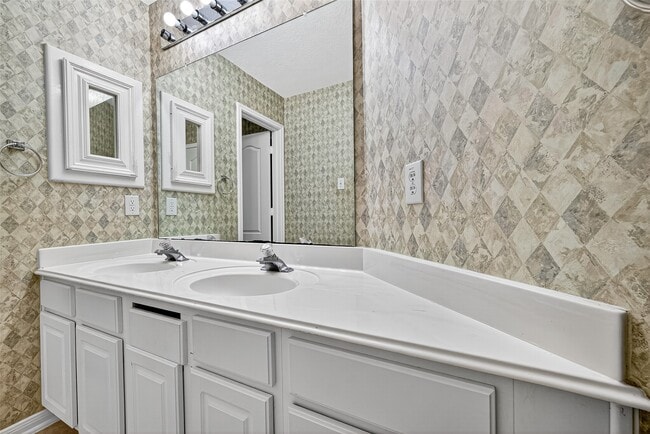 Photo - 4014 Shoreview Ln