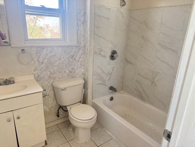 Photo - 257 Marshall St