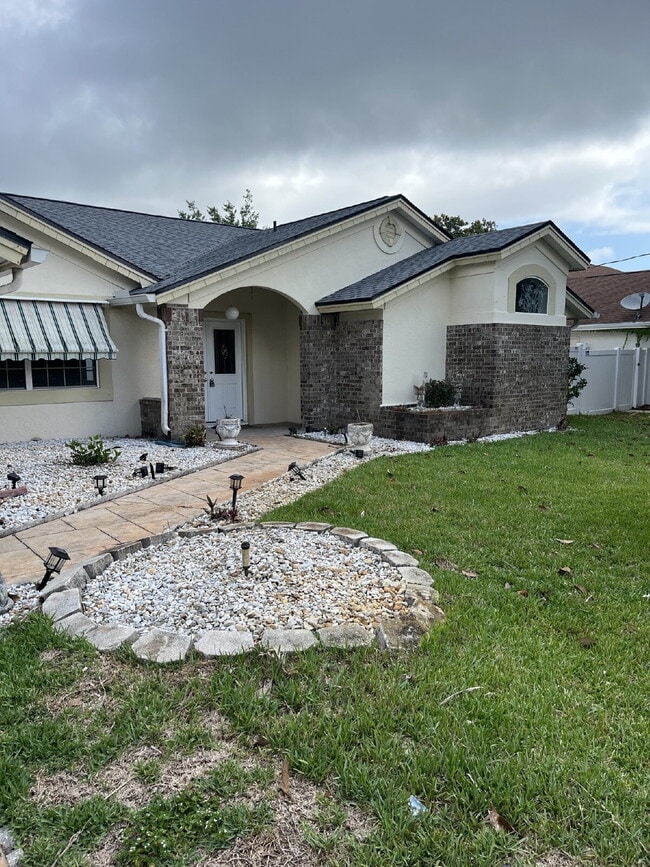 Photo - Spacious Pool Home in Desirable Palm Harbor – Pool Care Included