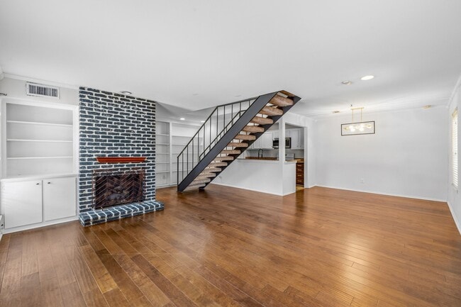 5534 Beverly Hill St Unit 8