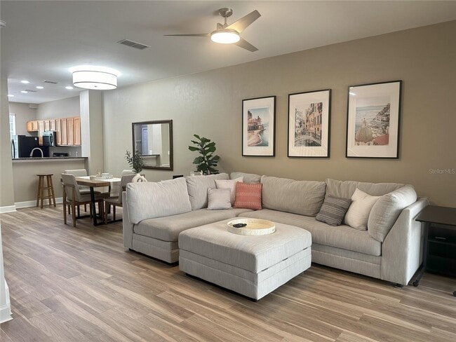 Photo - 887 NW 21st Ave