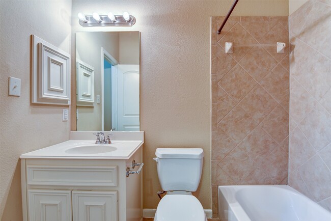 Photo - 5426 Linden Rose Ln