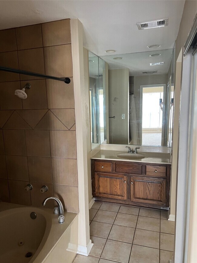 Photo - 7041 Kingston Cove Ln