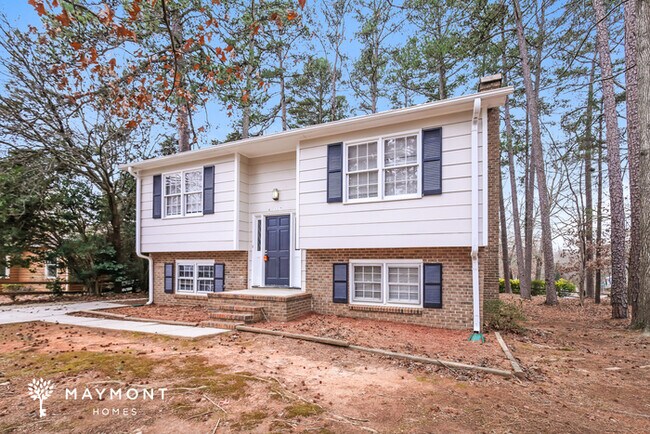 Photo - 617 Sawmill Rd