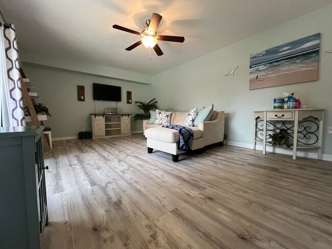 Photo - 7510 75th Way