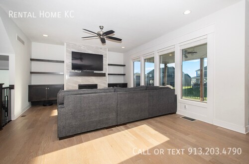 Photo - 17648 Crystal St